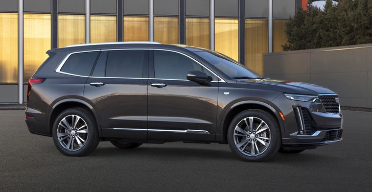 В РФ появились два новых кроссовера Cadillac