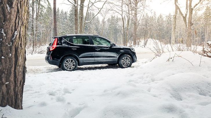 Geely начинает продажи обновленного кроссовера Emgrand X7