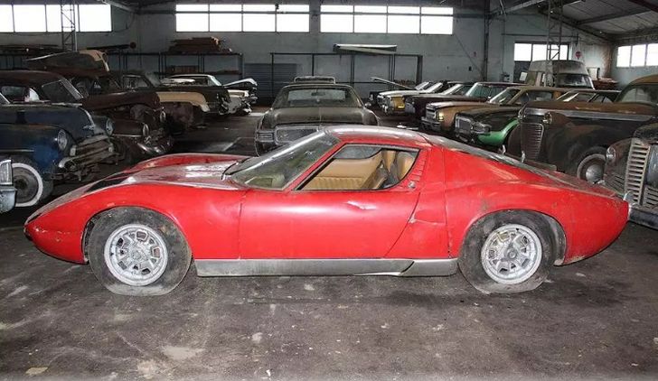 Lamborghini Miura P400