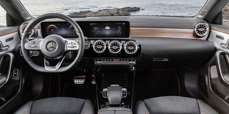 Салон Mercedes-Benz CLA