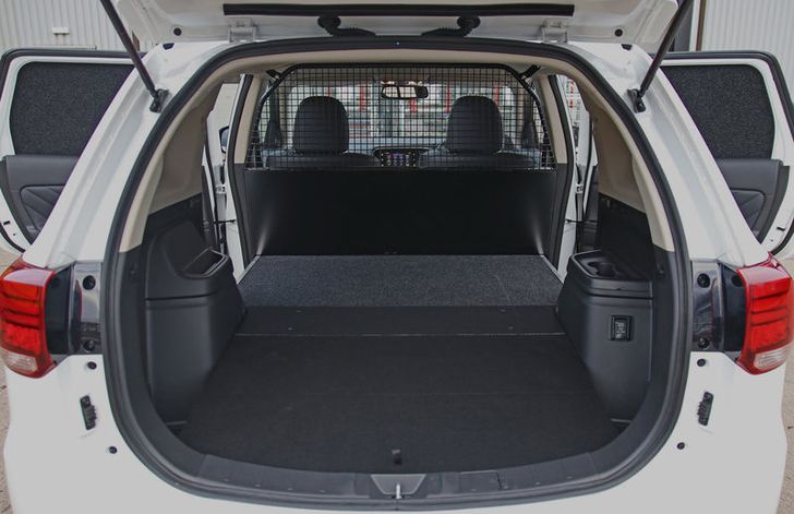 Mitsubishi Outlander PHEV Commercial