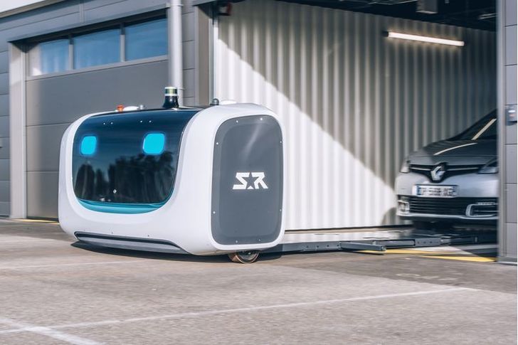 Робот-парковщик успешно прошел испытания во Франции