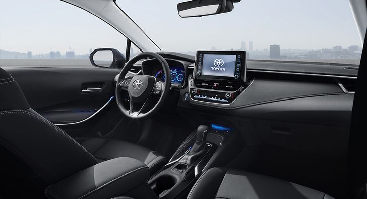 Салон Toyota Corolla XII