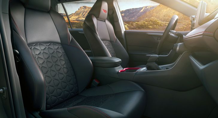 Салон Toyota RAV4 TRD Off-road