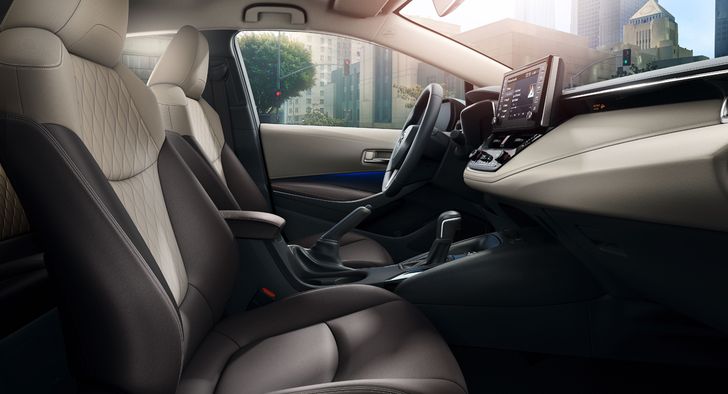 Салон новой Toyota Corolla