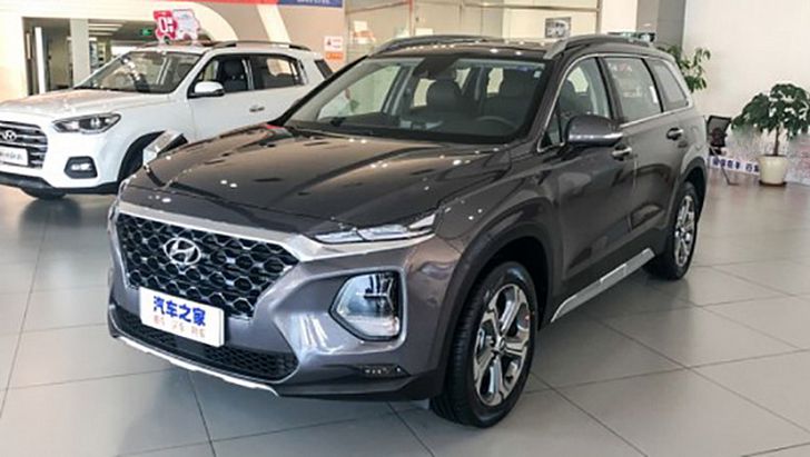 Доработанный Hyundai Santa Fe 2019 с другим дизайном приехал к дилерам