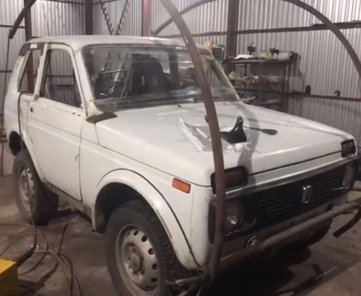 Умельцы сделали из LADA 4×4 «Нивы» уникальный аттракцион