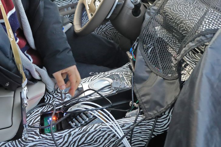 Салон Genesis GV80