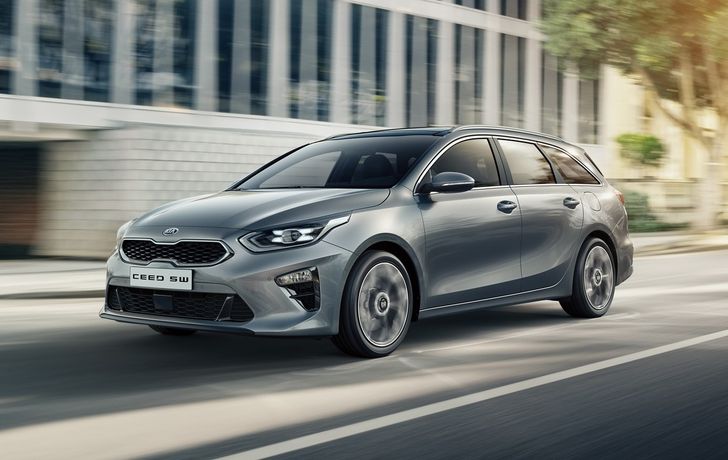 Названа тройка лучших универсалов в России в 2019 году