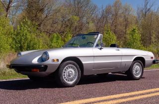 Alfa Romeo Spider Veloce Series II