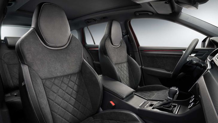 Салон Skoda Superb 2020