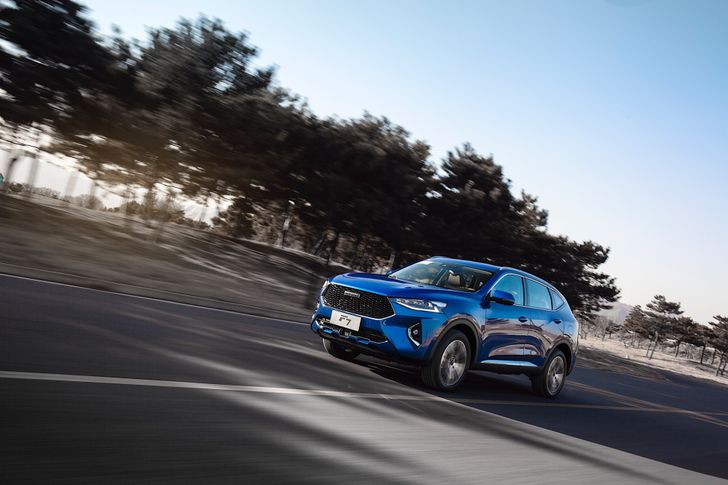 В России стартуют продажи нового кроссовера Haval F7