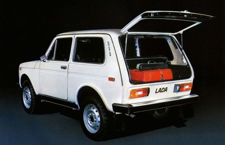 ВАЗ-21215