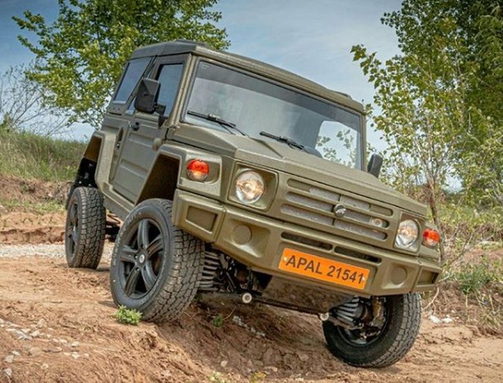 Внедорожник «Сталкер» на базе Lada 4×4 добрался до дилеров
