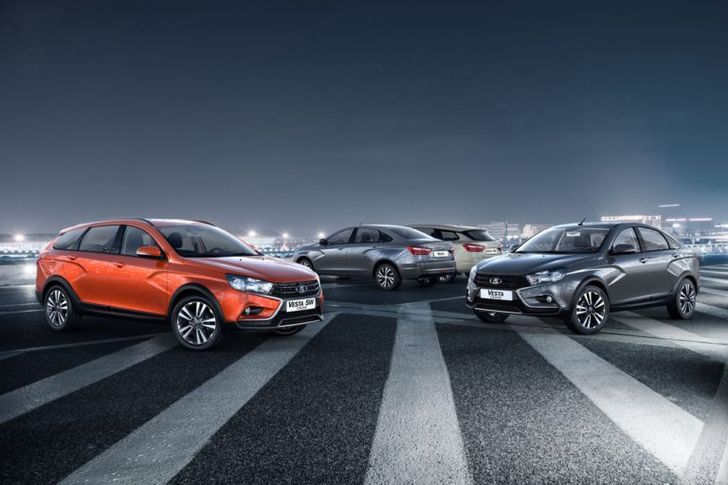 Названы самые продаваемые автомобили Lada за 7 месяцев