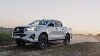 Toyota Hilux Exclusive Black