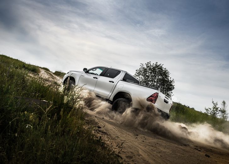 Toyota Hilux Exclusive Black