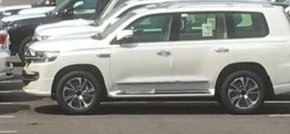 Обновленный Toyota LC200