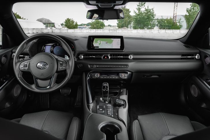 Интерьер Toyota GR Supra