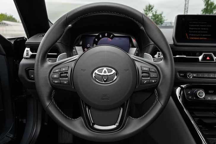 Интерьер Toyota GR Supra
