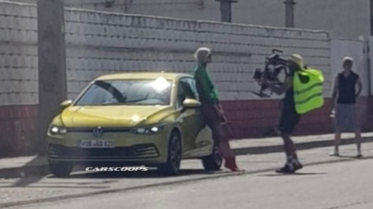 Новый Volkswagen Golf засняли без камуфляжа