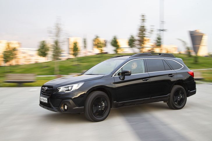 Subaru Outback Black Line