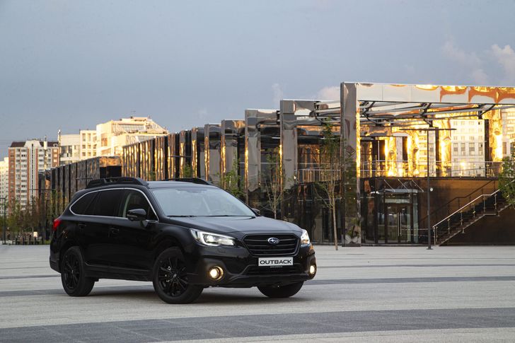 Subaru Outback Black Line