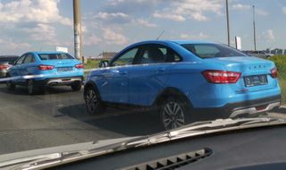 Голубые LADA Vesta Cross