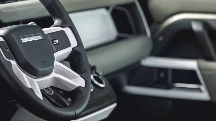 Интерьер Land Rover Defender