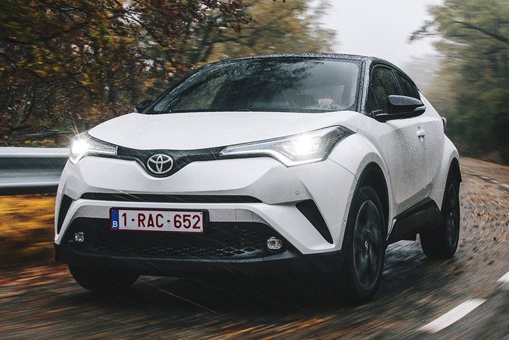 В России кроссовер Toyota C-HR переживет секретный рестайлинг