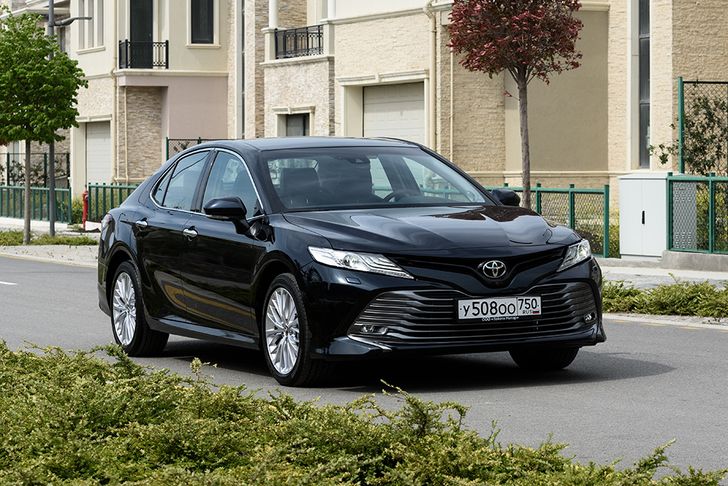 Названы самые продаваемые японские автомобили в России