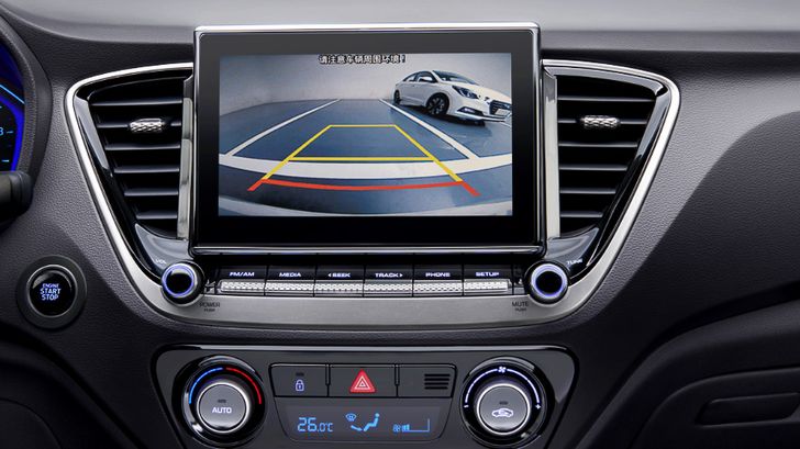 Интерьер Hyundai Verna (Solaris)