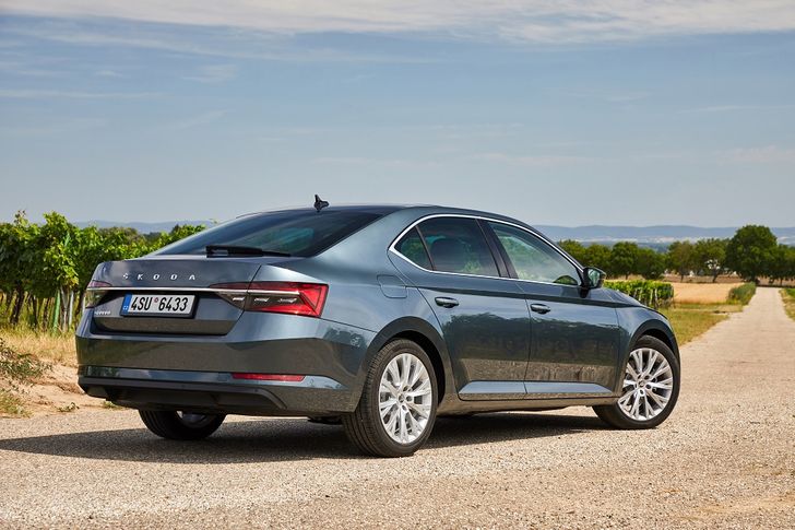 Обновленный Skoda Superb