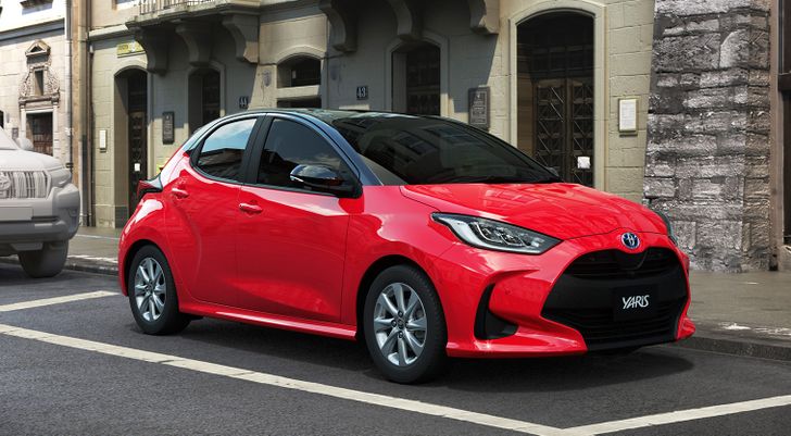 Toyota Yaris стал самым популярным автомобилем в Японии