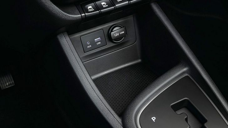 Интерьер Hyundai Verna