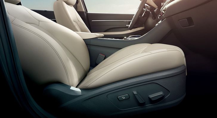 Интерьер Hyundai Sonata