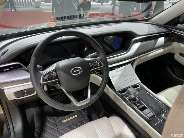 Интерьер Trumpchi GA8