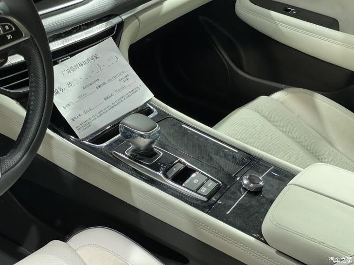 Интерьер Trumpchi GA8