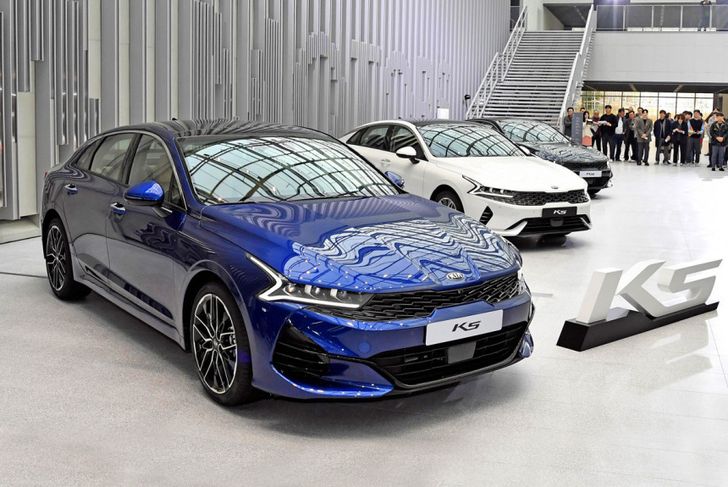 Kia запретил продавать седан Kia Optima таксистам