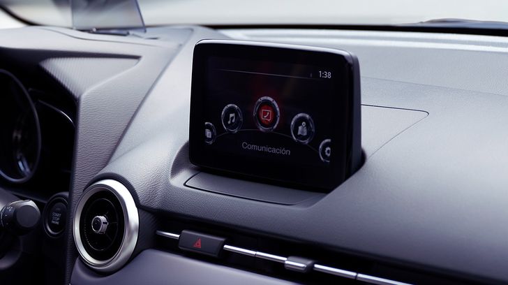 Интерьер Mazda 2