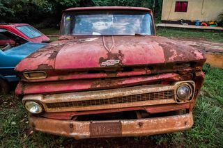 Ржавый Chevrolet