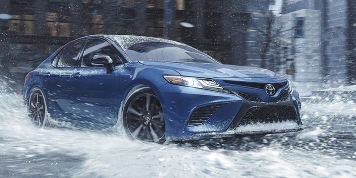 Toyota назвала цены на полноприводную Toyota Camry