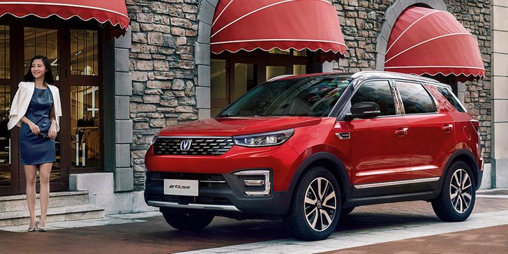 Changan объявил цены на кроссовер Changan CS55