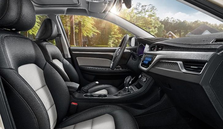 Интерьер Geely Vision