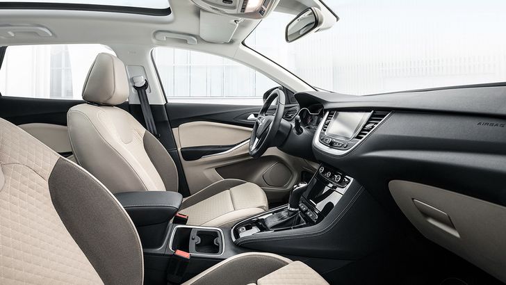 Интерьер Opel Grandland X