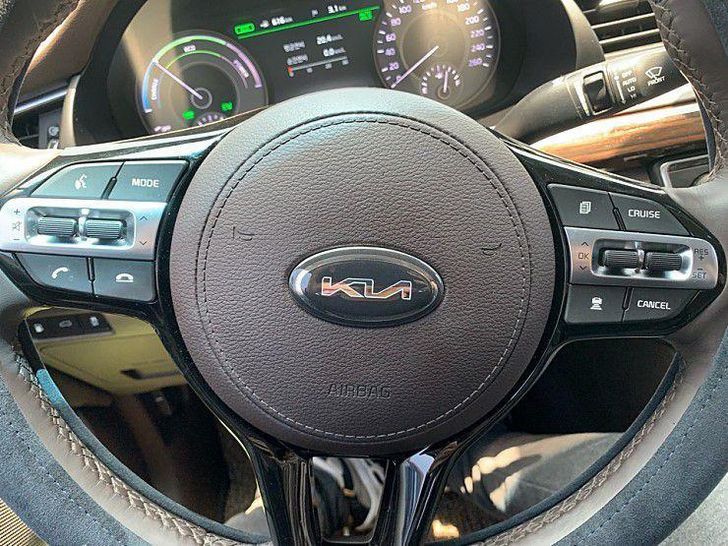 Новый логотип KIA