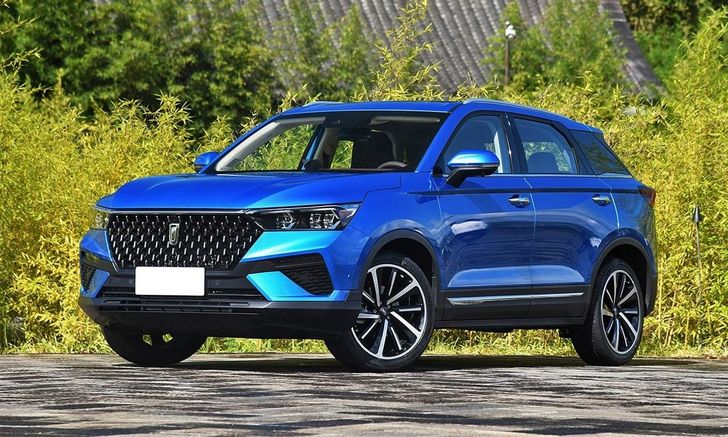 FAW привезет новые кроссовер и седан в Россию