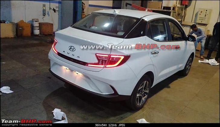 Интерьер Hyundai Aura