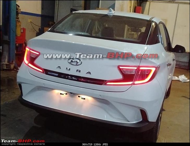 Интерьер Hyundai Aura