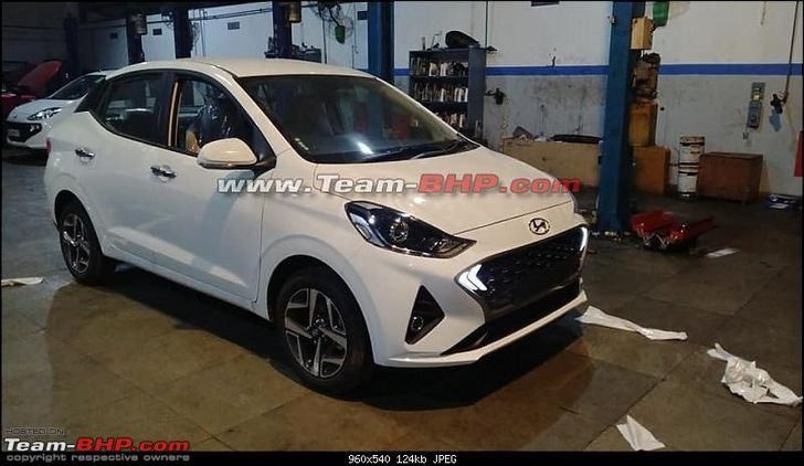 Интерьер Hyundai Aura